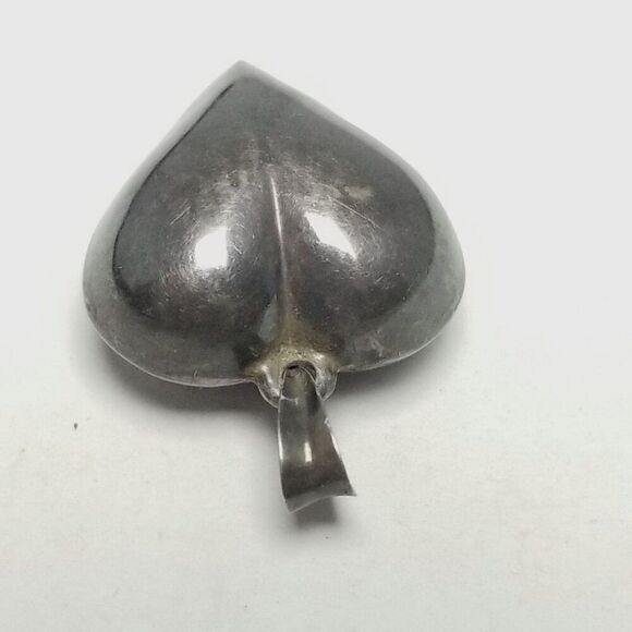 Vintage Puffy Heart Pendant, Tarnished Silver Tone, Charm, Sweetheart Estate - Picture 3 of 6